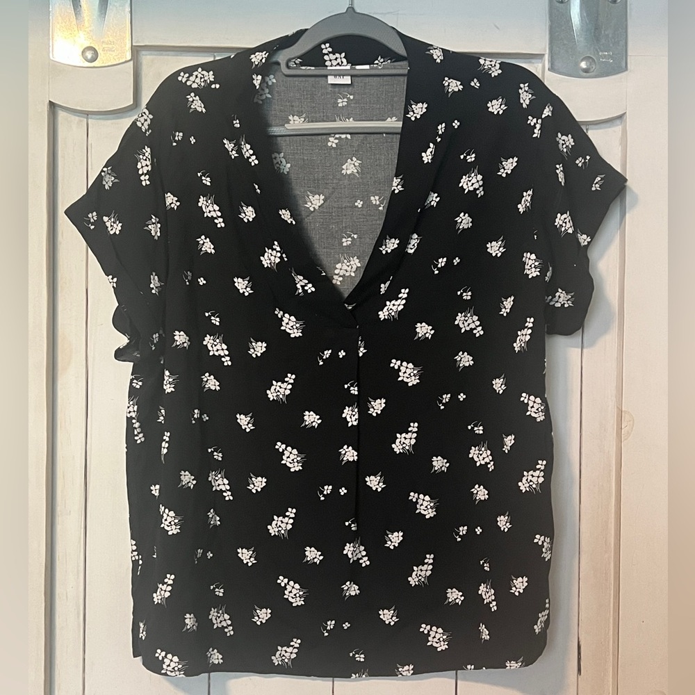 Gap Short Sleeve Blouse super soft and lightweight XL